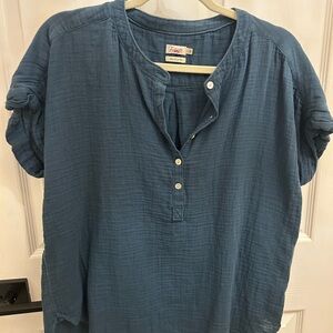 Faherty Women's Short-Sleeve Gauze Henley in Teal Blue